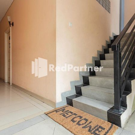 Star Hotel Jaksa Mitra Reddoorz Cakarta Dış mekan fotoğraf
