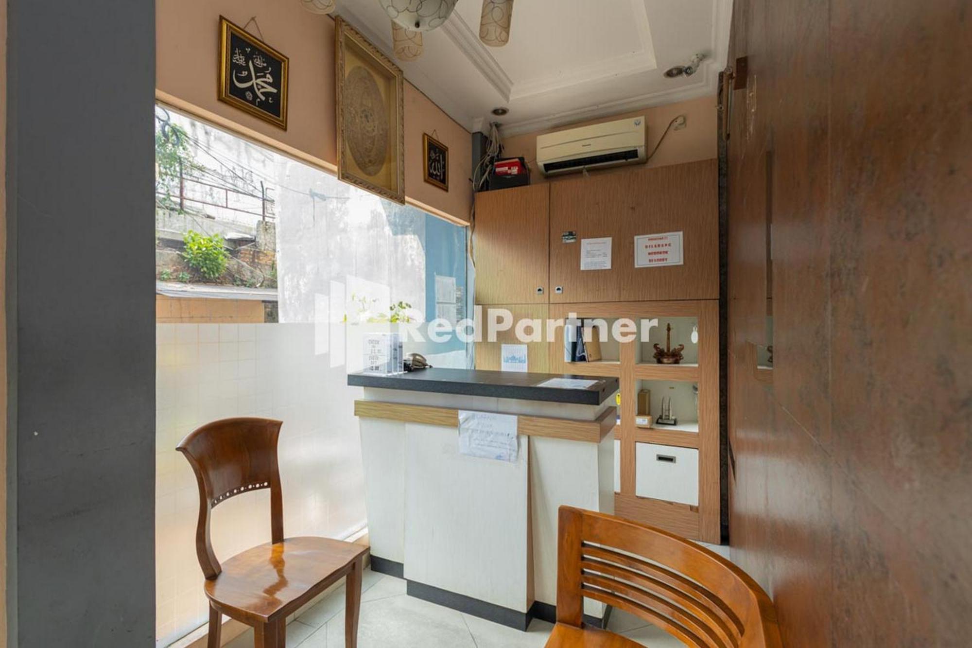 Star Hotel Jaksa Mitra Reddoorz Cakarta Dış mekan fotoğraf