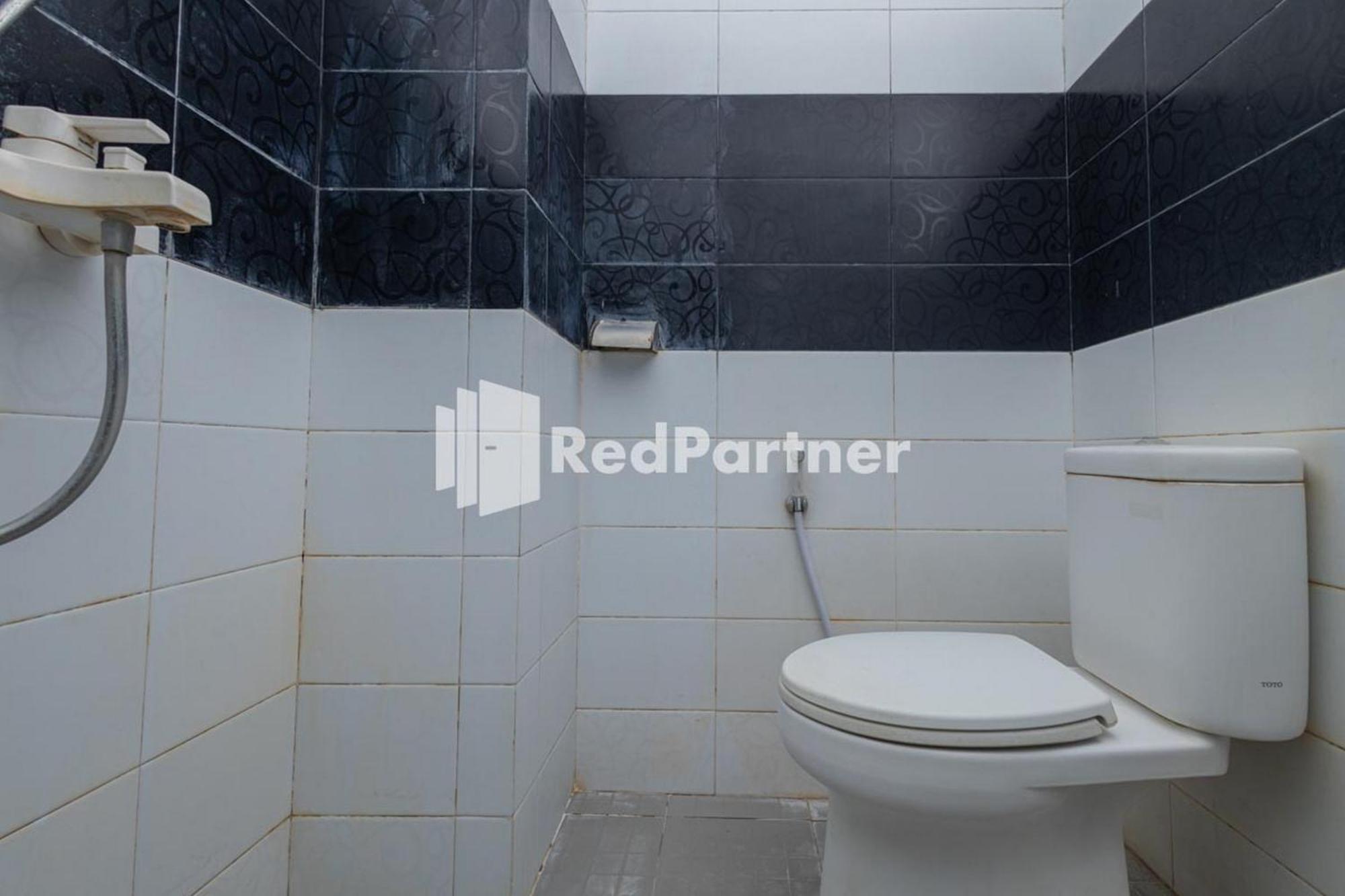 Star Hotel Jaksa Mitra Reddoorz Cakarta Dış mekan fotoğraf