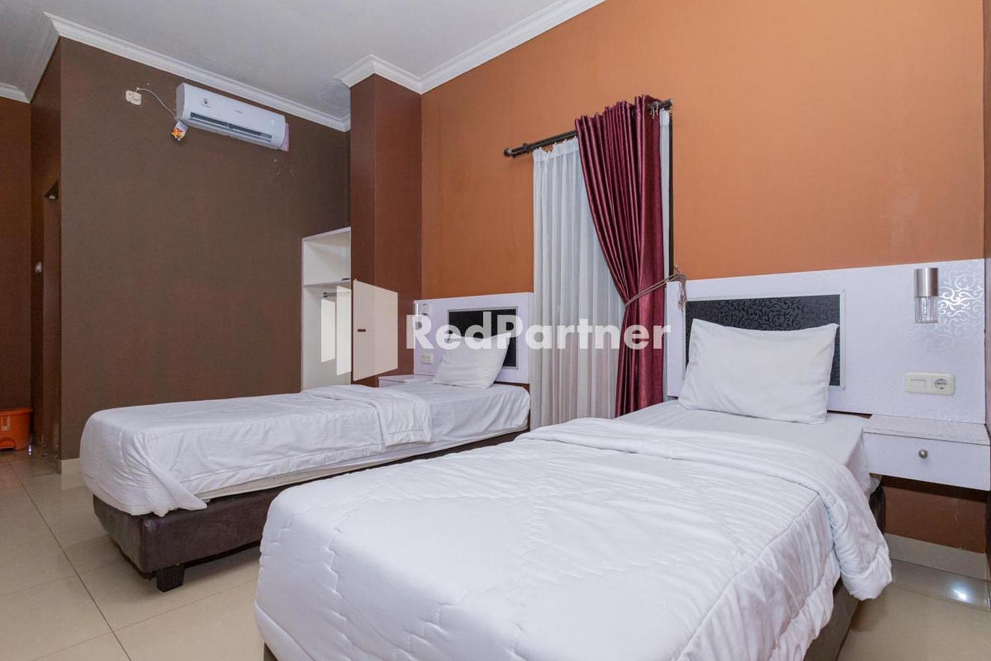 Star Hotel Jaksa Mitra Reddoorz Cakarta Dış mekan fotoğraf