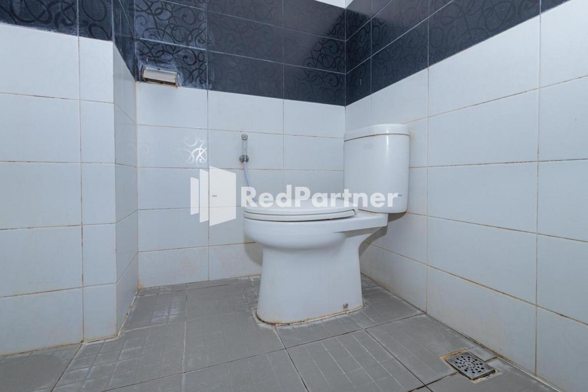 Star Hotel Jaksa Mitra Reddoorz Cakarta Dış mekan fotoğraf