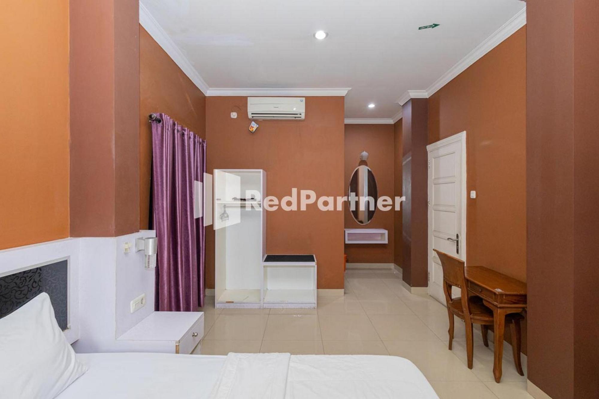 Star Hotel Jaksa Mitra Reddoorz Cakarta Dış mekan fotoğraf