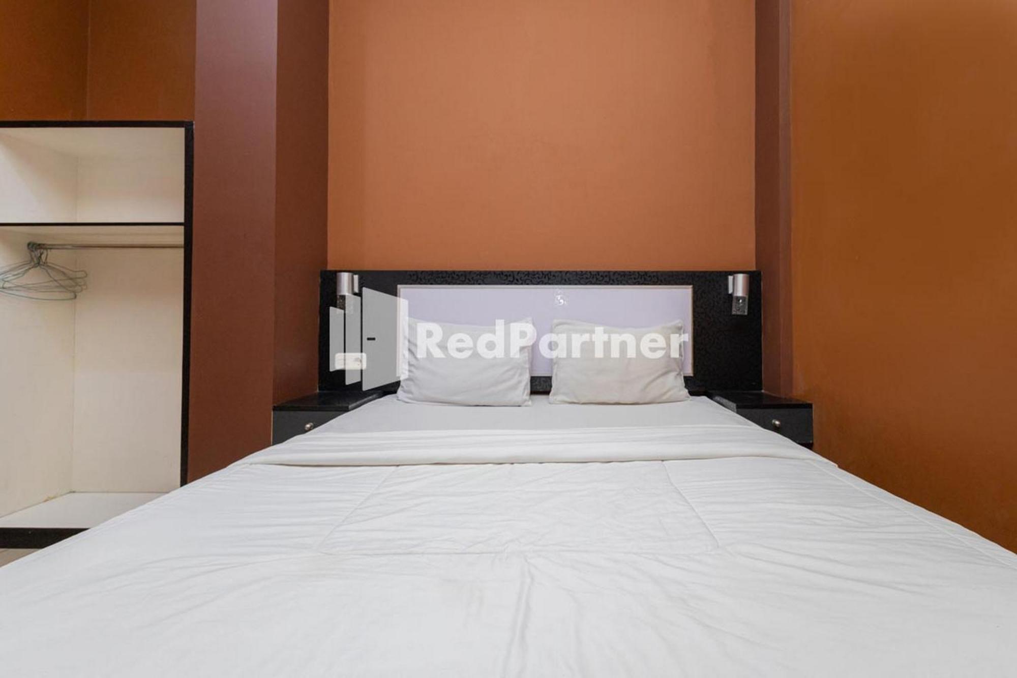 Star Hotel Jaksa Mitra Reddoorz Cakarta Dış mekan fotoğraf